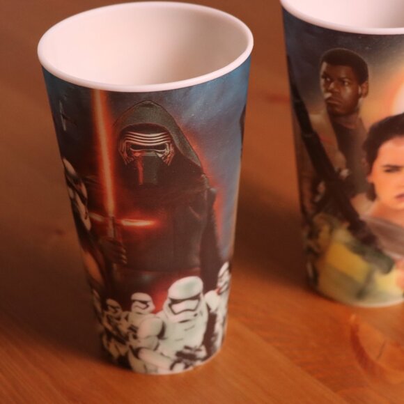 Set of 2 Star Wars plastic, 3D pictures drinking cup, collectable, Lucasfilm - Picture 2 of 7